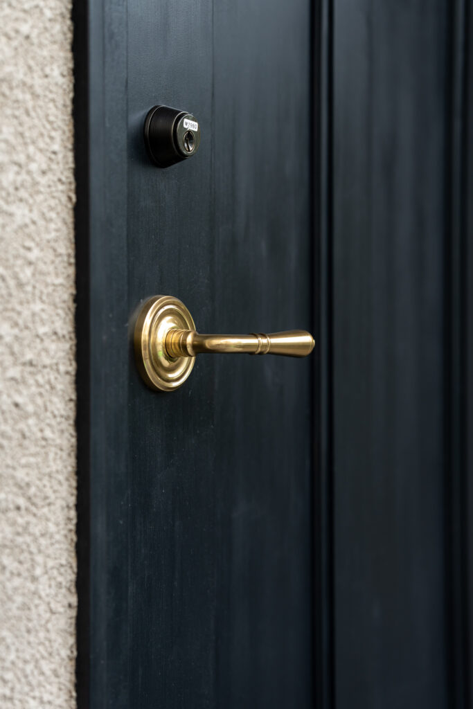 シンプソン　玄関ドア
