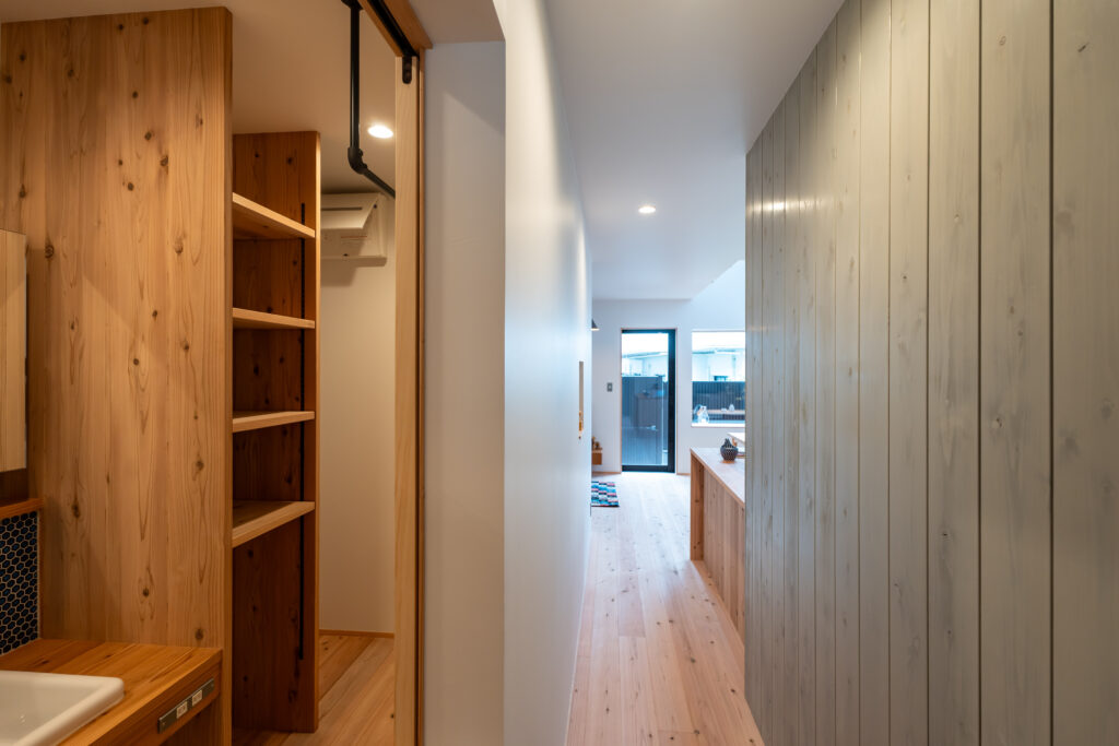 廊下　水回り　杉壁