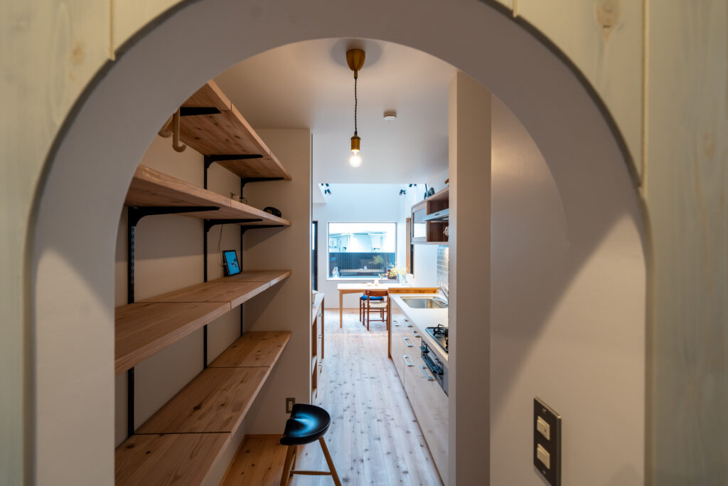 パントリー　アーチの入り口