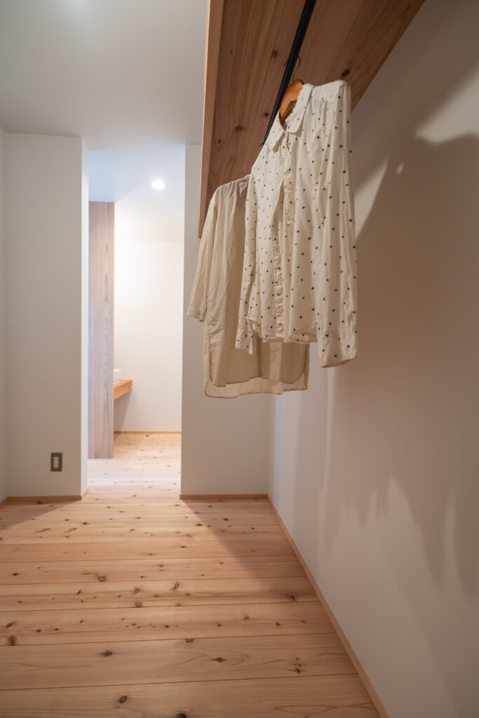 ウォークインクローゼット　パイプハンガー　アイアンパイプハンガー