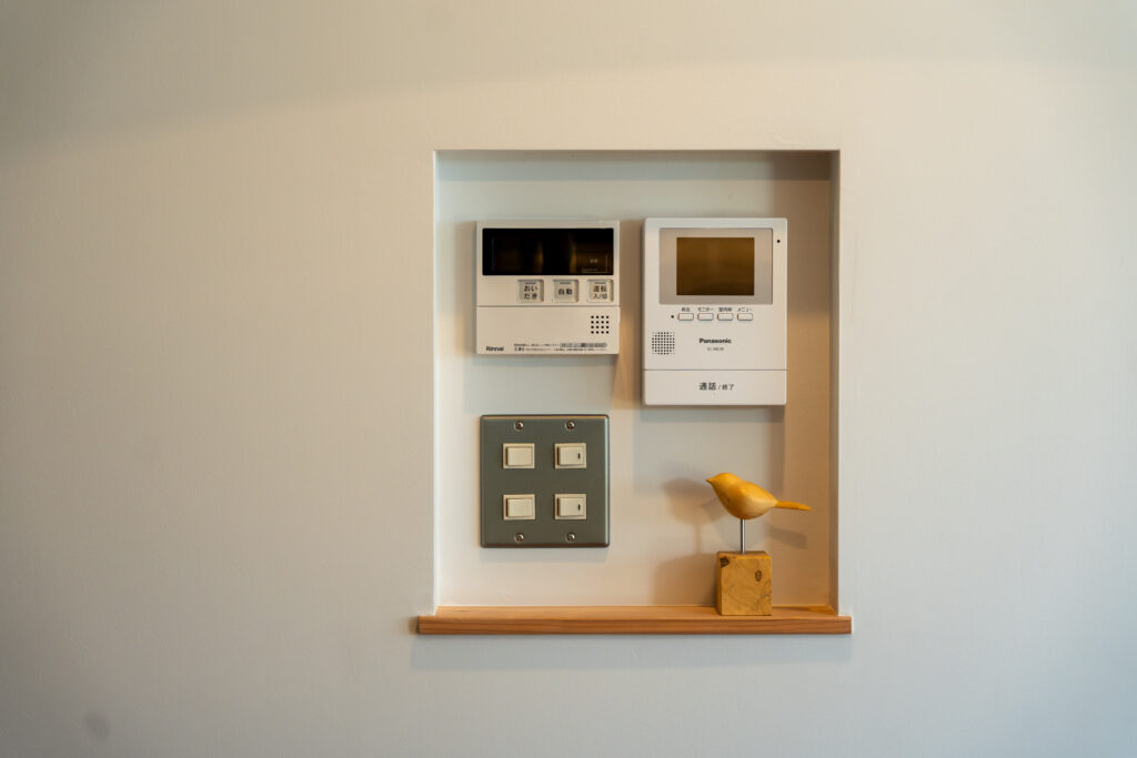 ニッチ　インターホン　給湯　スイッチ