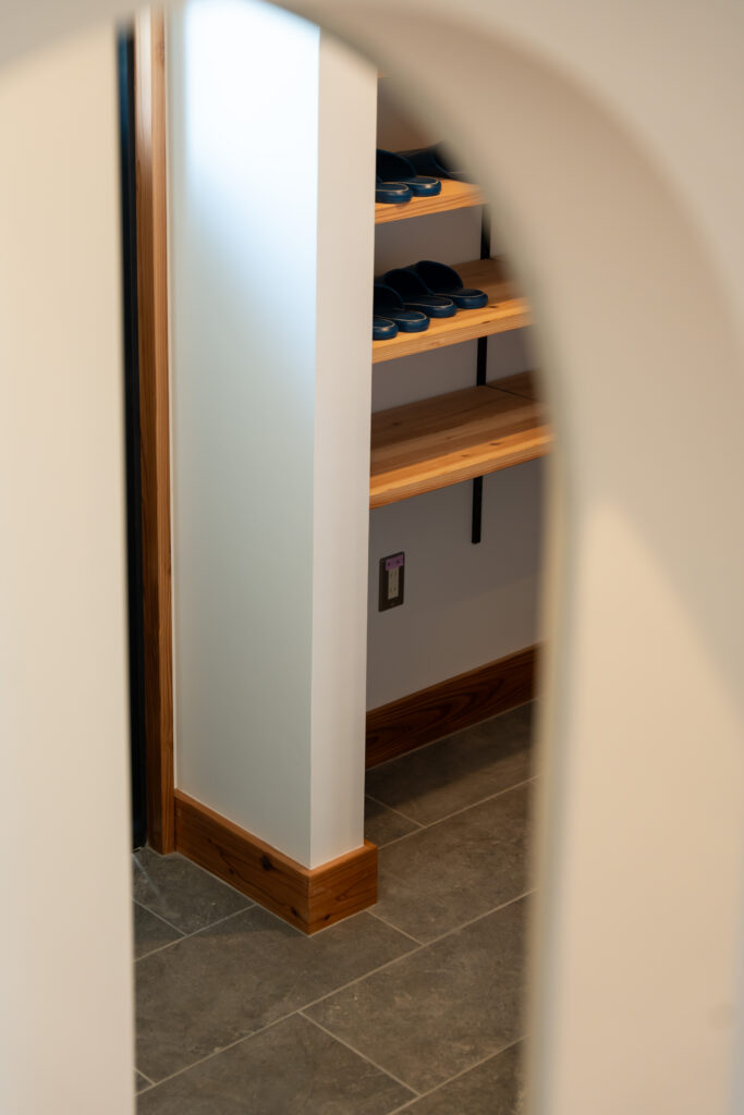 シューズクローク　可動棚
