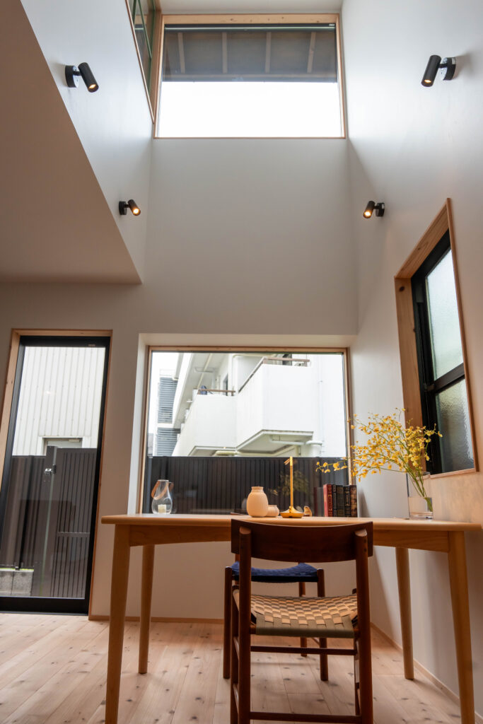 リビング　吹抜け