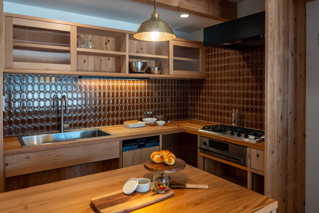 造作キッチン　造作カウンター　造作吊戸棚　ガゲナウ