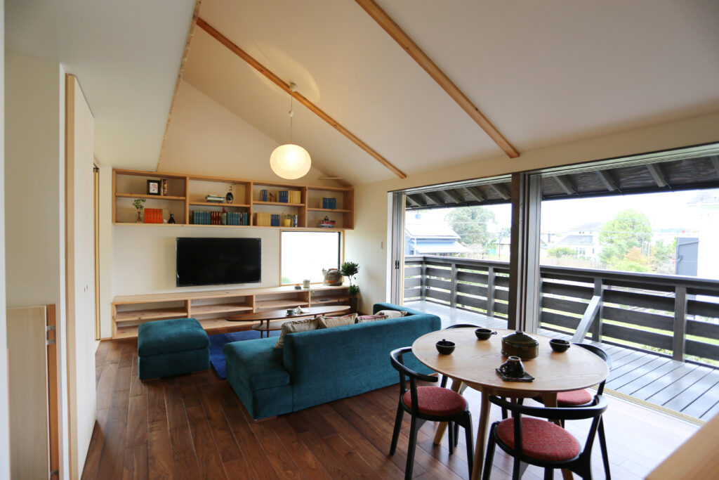 勾配天井のリビング