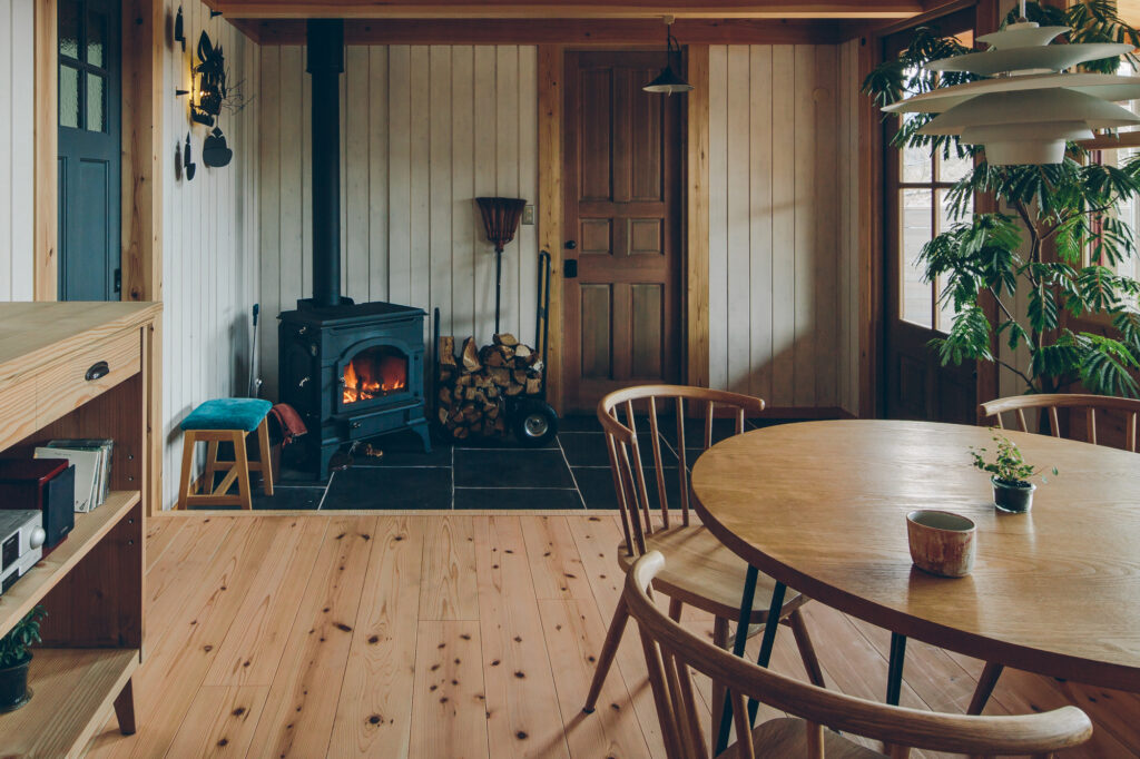 薪ストーブ 板倉ハウス 無垢杉の家
大津市比叡平