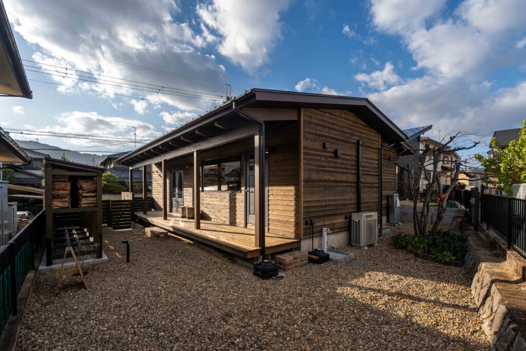 新築見学会 平屋のヤマネコハウス ウッドデッキ