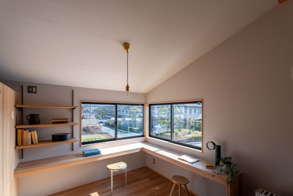 左京区岩倉新築見学会 ヤマネコハウス ひとりヤマネコの家 書斎 開口部