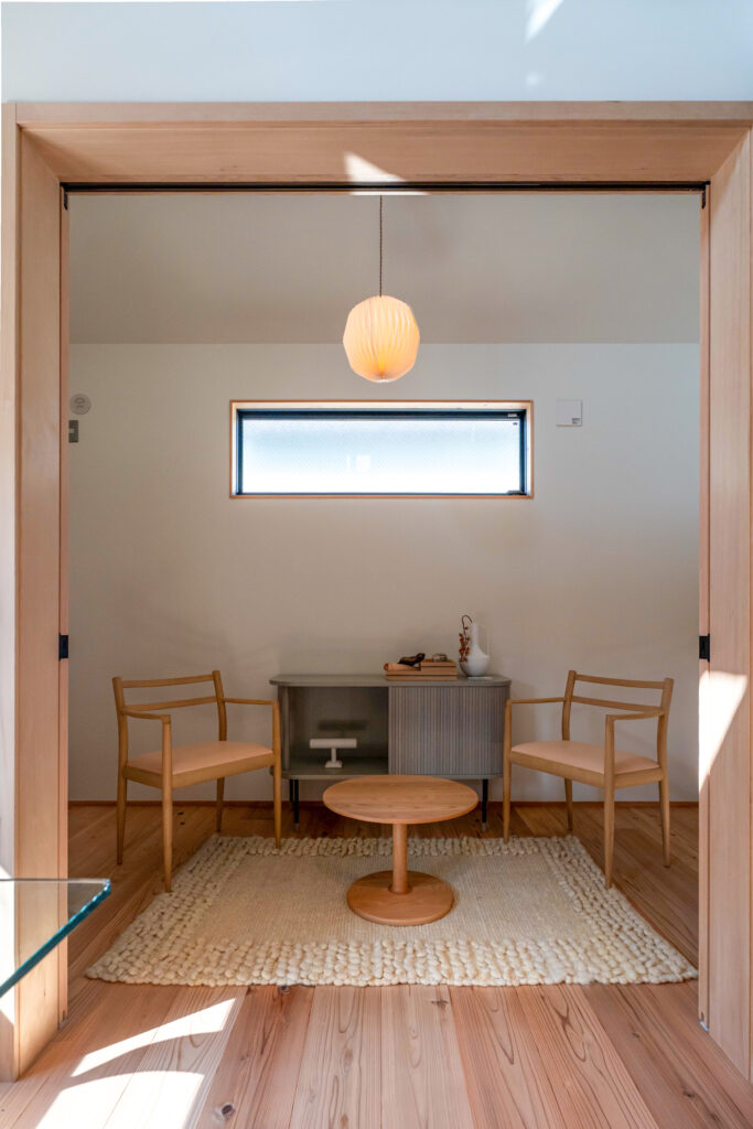 観音開きで開口部を大きくした子ども部屋。